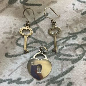 950 Peruvian silver pendant and earrings set